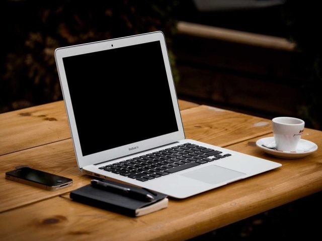 Web制作インターン — 対面可