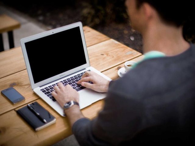 Web制作インターン【Zoom可】